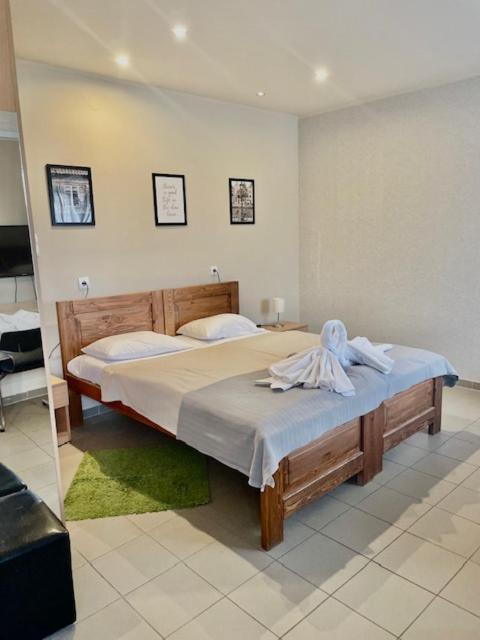 Quadruple Room image 3