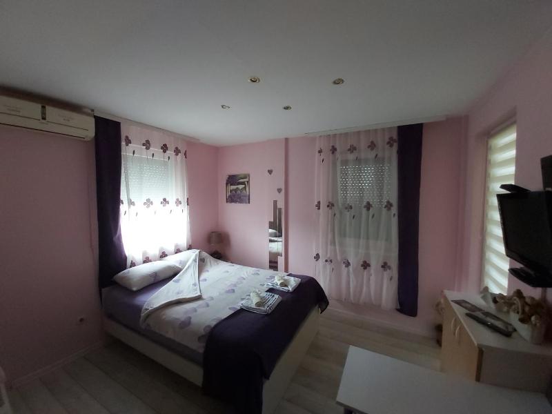 Studio Apartment image 3