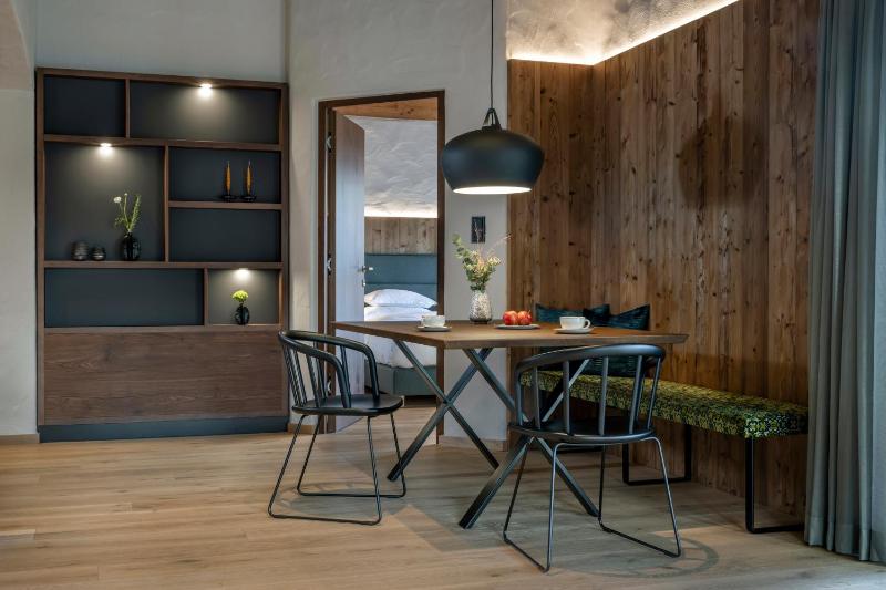 Superior Suite image 4