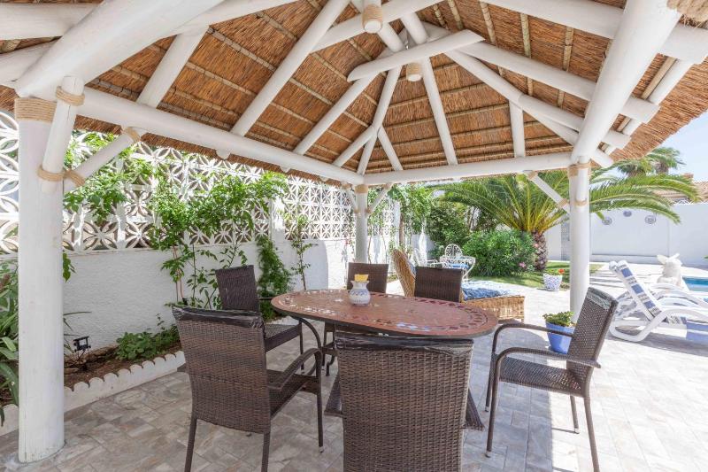 Stunning Villa with pool by Costarentals - Ref 30 - image 26