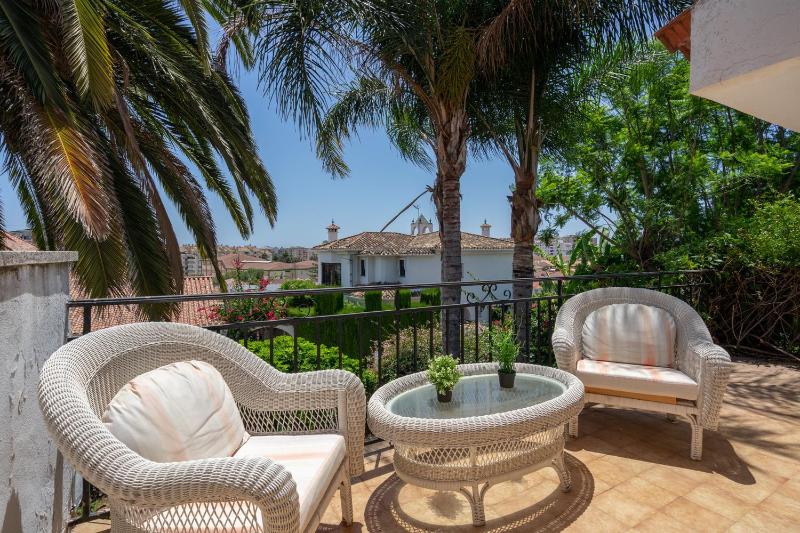 Stunning Villa with pool by Costarentals - Ref 30 - image 27