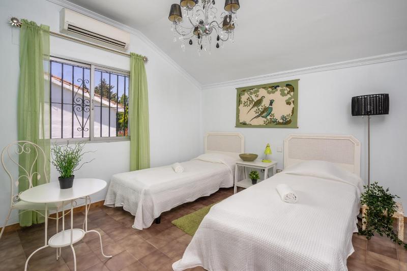 Stunning Villa with pool by Costarentals - Ref 30 - image 38