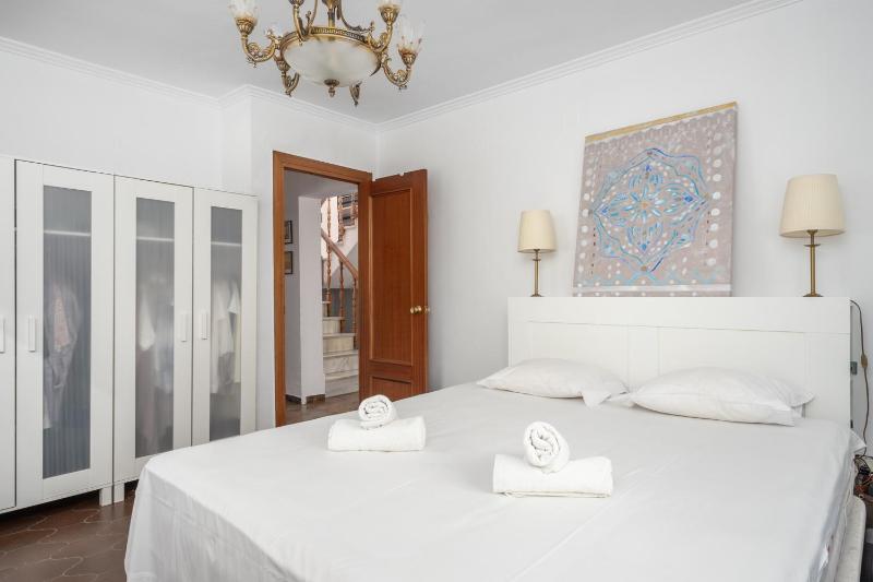 Stunning Villa with pool by Costarentals - Ref 30 - image 33