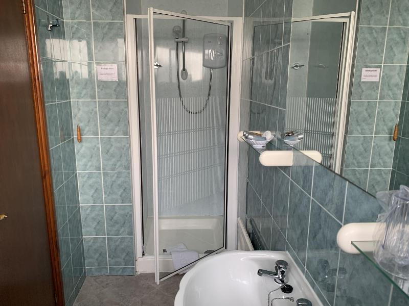 Standard Double Room image 4