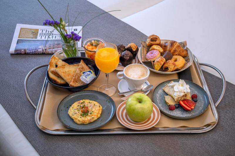 Small Double Room image 2