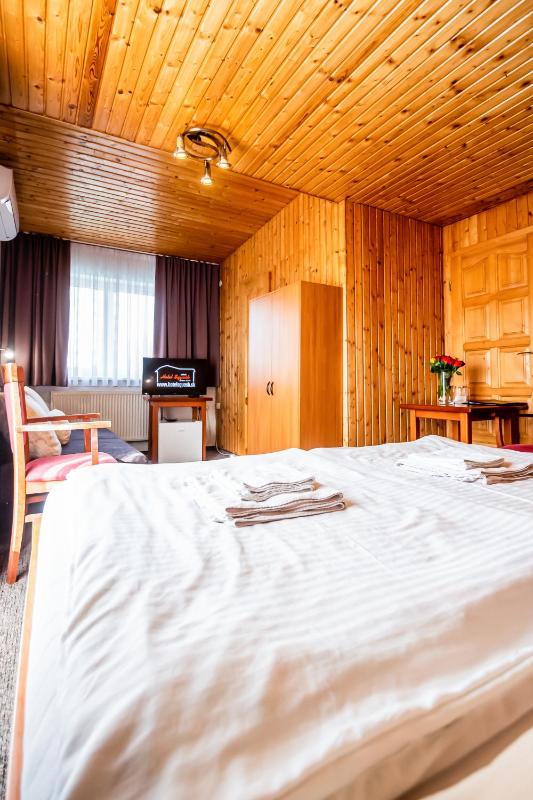 Double Room image 4