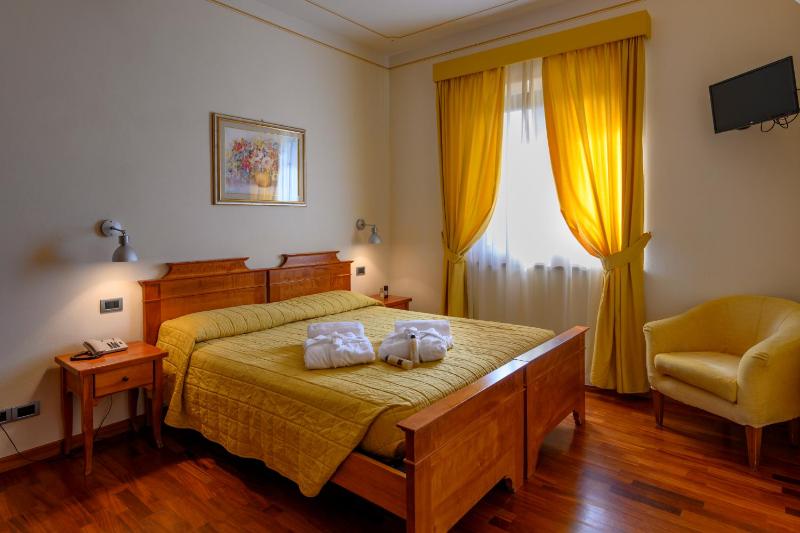 Double or Twin Room - Disability Access image 1