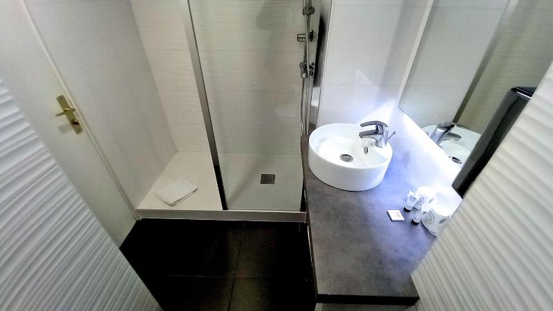 Comfort Double Room with lateral Sea View image 3