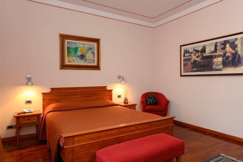 Deluxe Double Room image 4