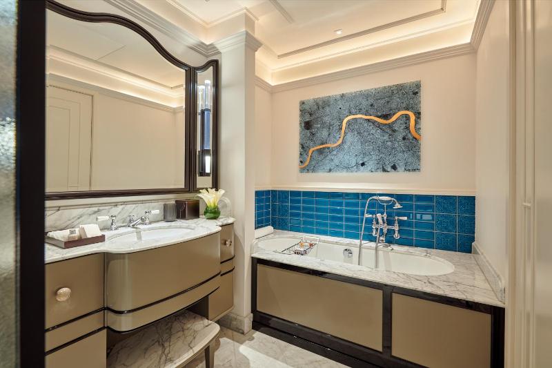 King Suite image 2
