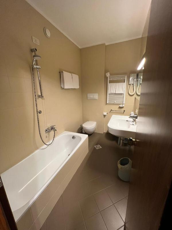 Executive Double Room image 3