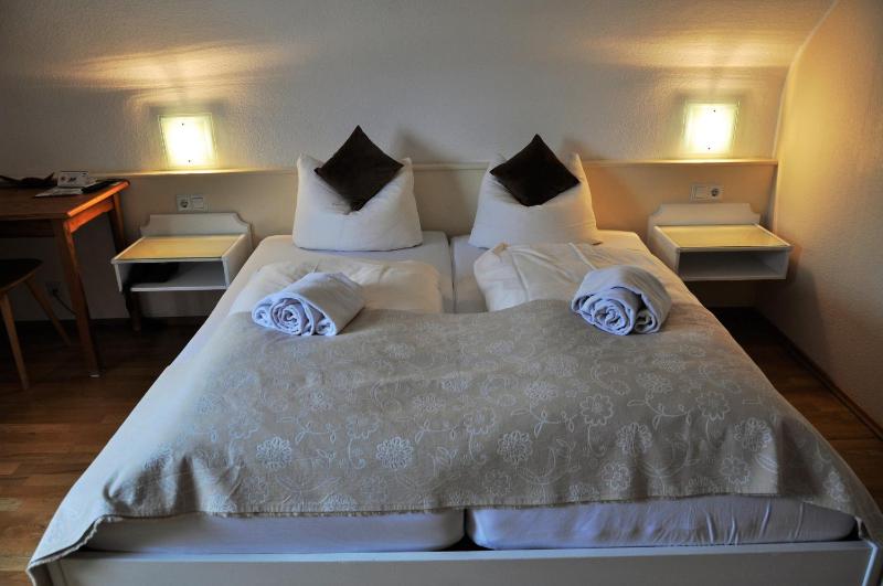 Double Room image 4