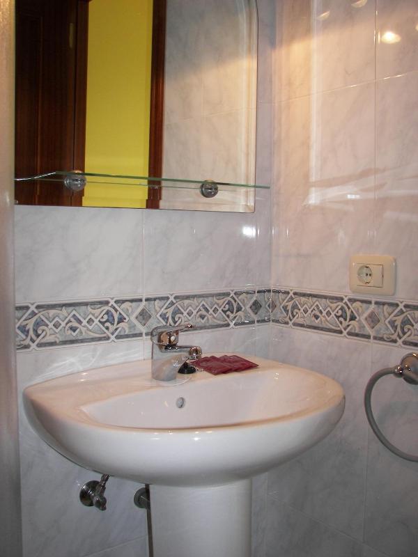 Double Room with Balcony and Sea View image 2