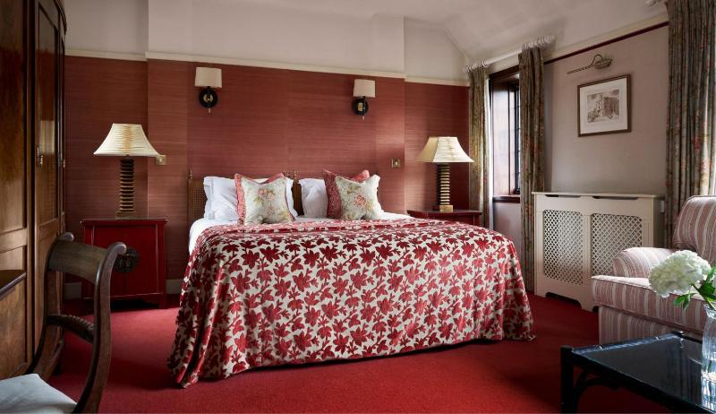 Deluxe Suite image 3