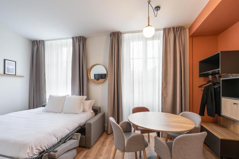 ROYAL Annecy Apparthôtel - image 21