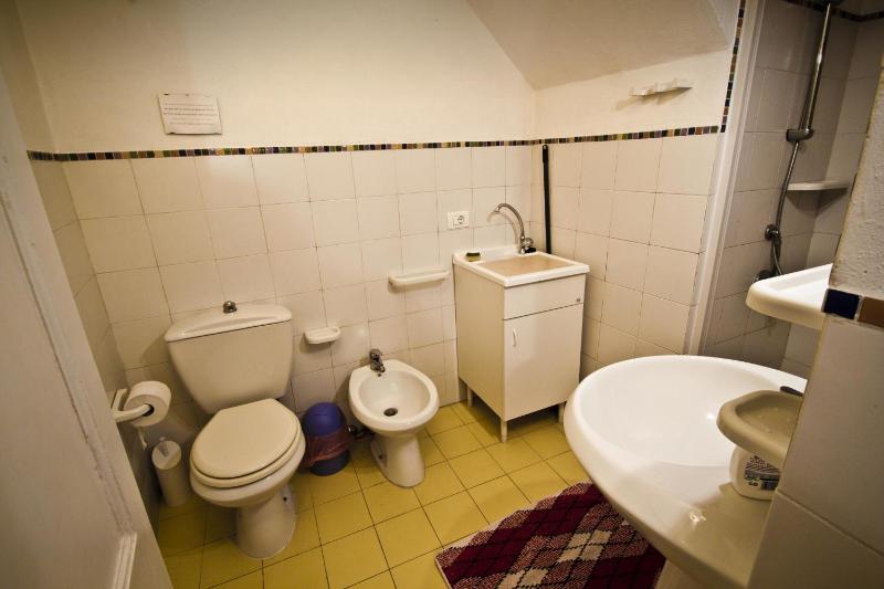 4Roomsrelax - image 21