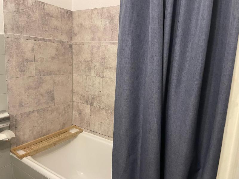 Double Room with Balcony - No Pets Allowed image 4