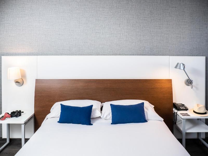 Standard Double Room image 1