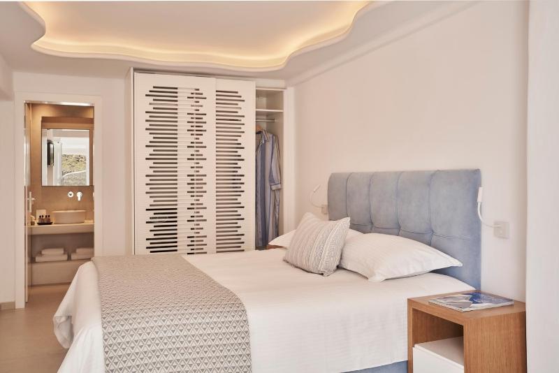 Standard Double or Twin Room with Sea View image 1