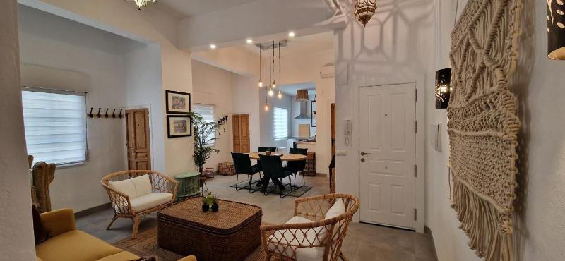 Holidays2Malaga Juan de Austria 2 bed & 2 bathroom 800 mts from Old Town - image 1