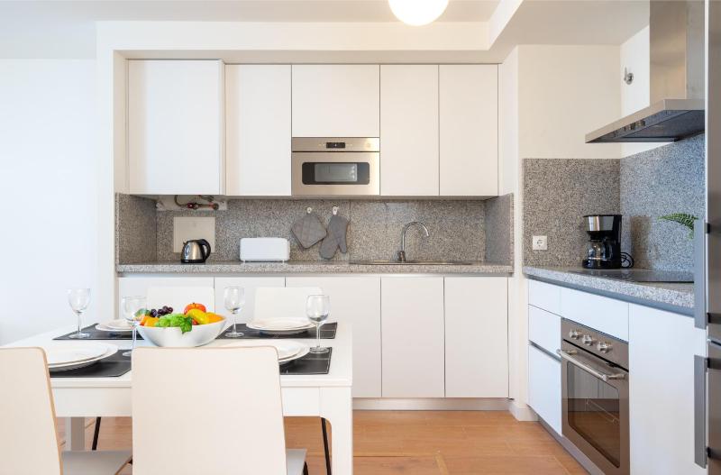 Central couples Apt by Costarentals - Ref 131 - image 14