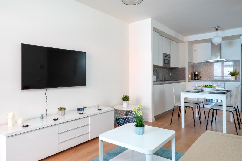 Central couples Apt by Costarentals - Ref 131 - image 2