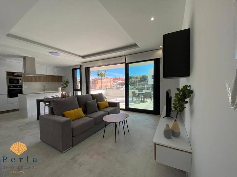 Beautiful new south facing bungalow with large terrace - image 3