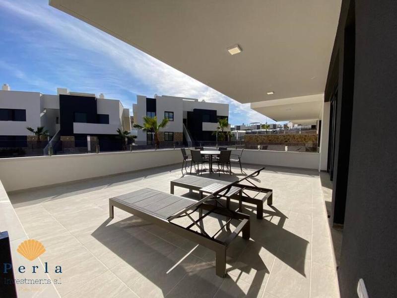Beautiful new south facing bungalow with large terrace - image 4