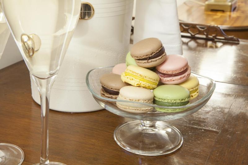 Luxury Suite with Terrace image 3