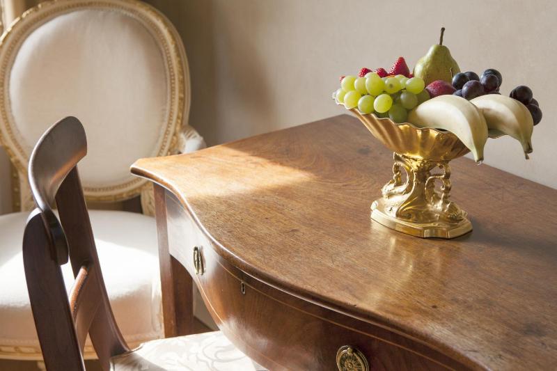 Executive Suite image 2