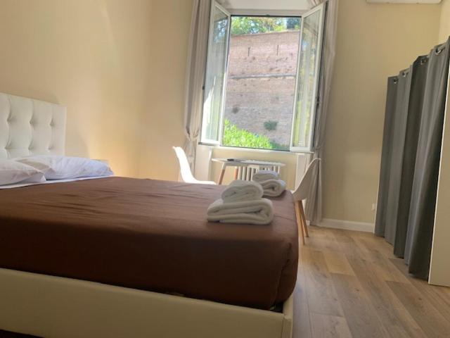 Large Double Room image 1