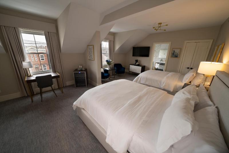 Queen Room image 1