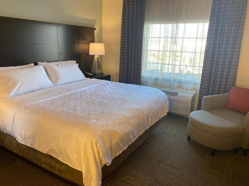 Deluxe One-Bedroom Queen Suite image 1