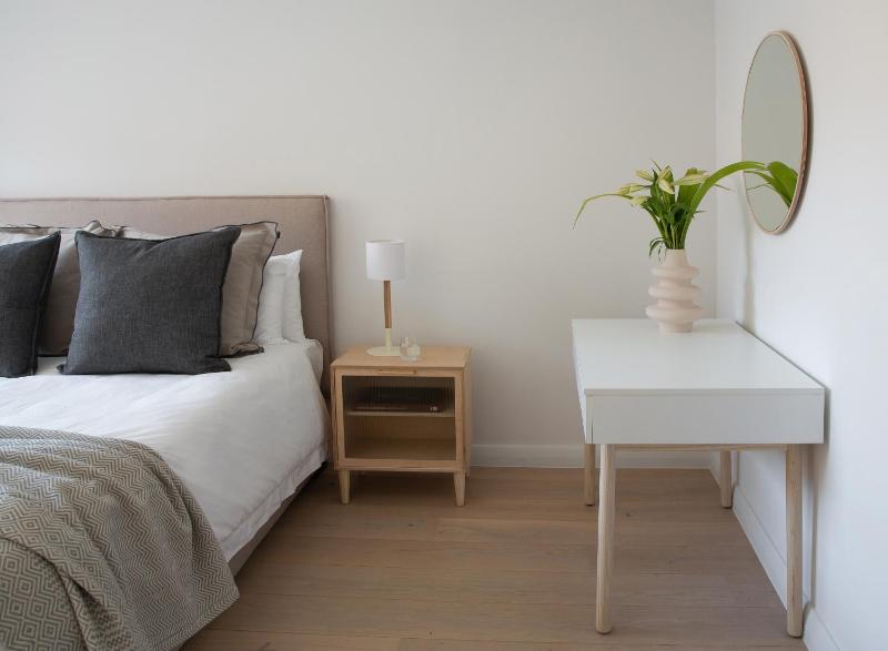 One-Bedroom Apartment image 1