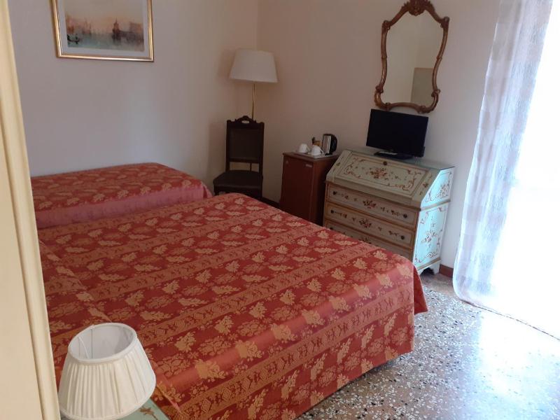 Triple Room with Private Bathroom image 1