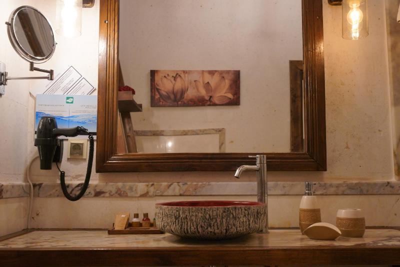 Superior Suite image 4