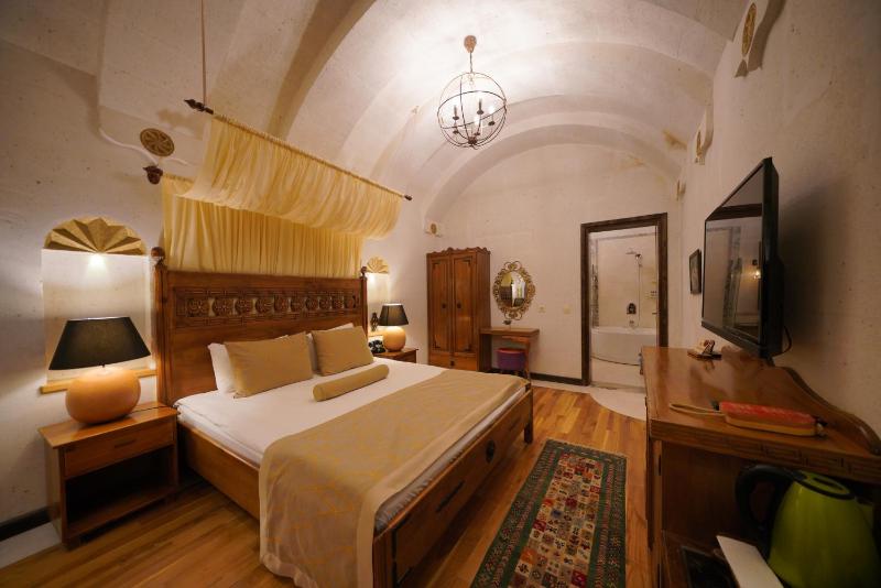 Superior Suite image 1