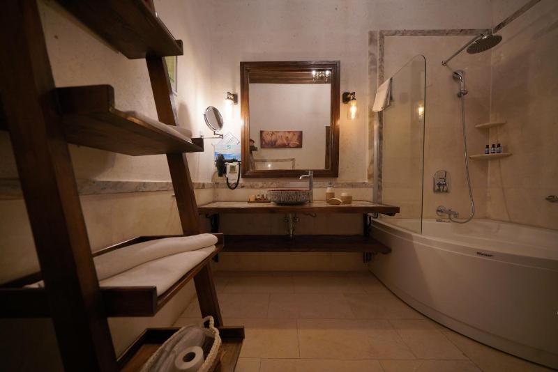 Superior Suite image 2