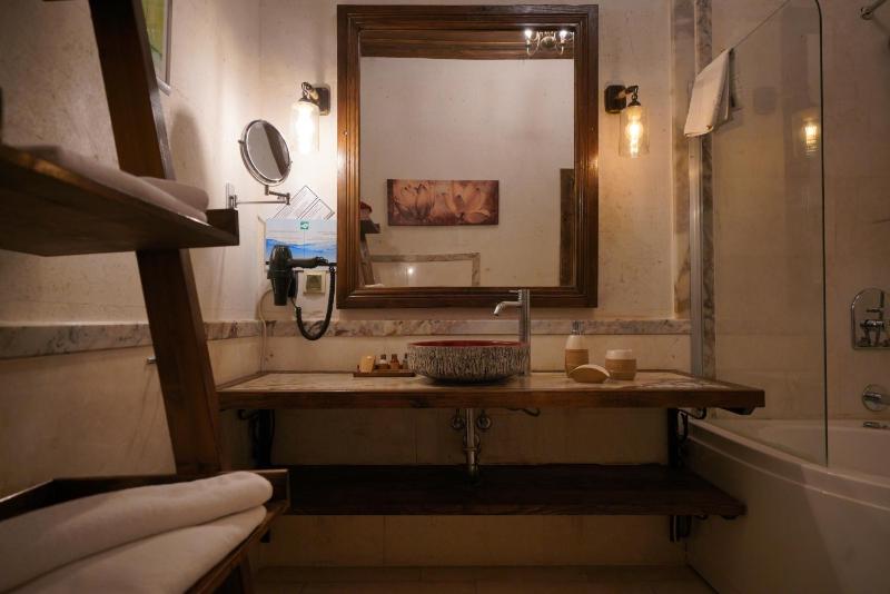 Superior Suite image 3