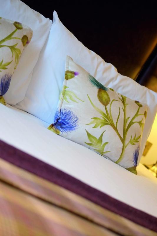 Standard King Room image 4