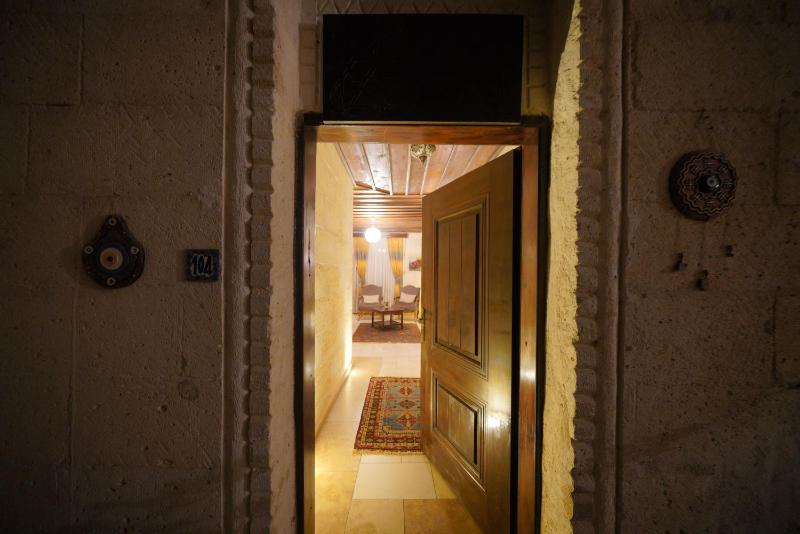 Honeymoon Suite image 4