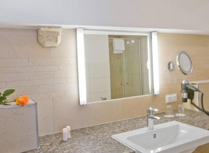 Superior Double Room image 4