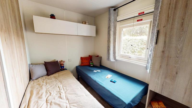 Two-Bedroom Mobile Home 6 persons 