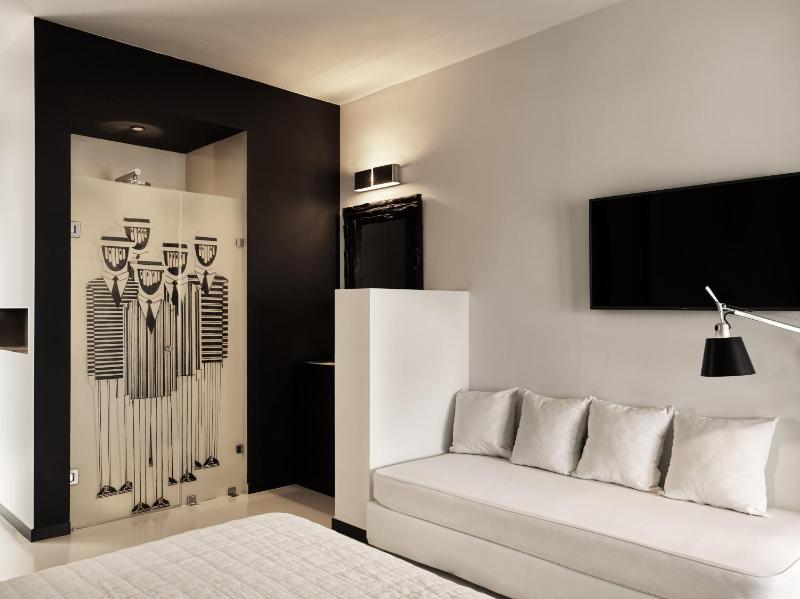 Junior Sea View Suite image 4