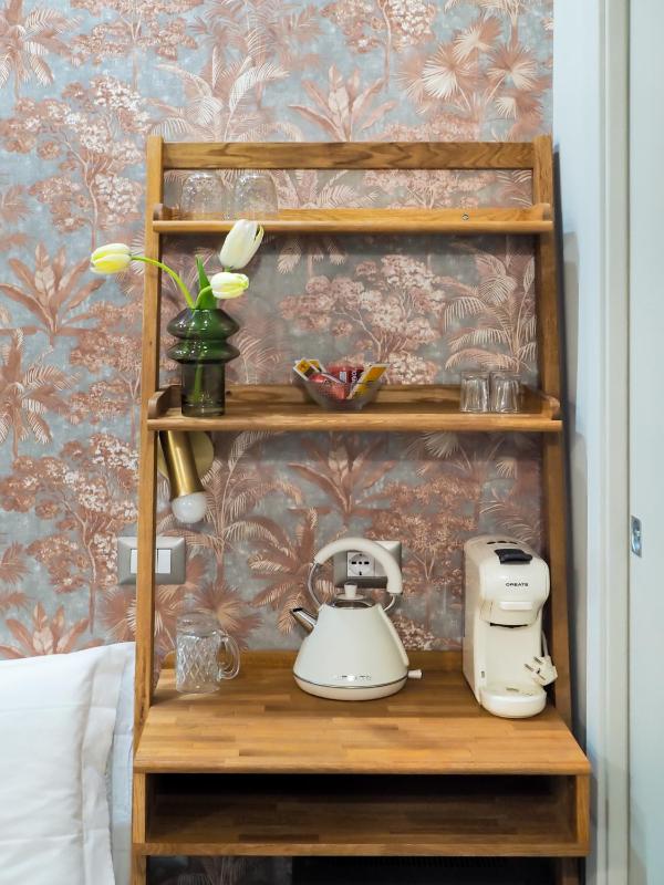 Small Double Room image 4