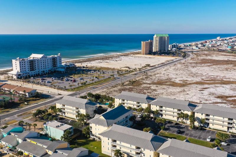 Gulf Island Condos Unit 631 - image 2