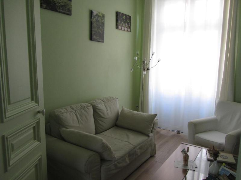 Champagne Double Room image 4