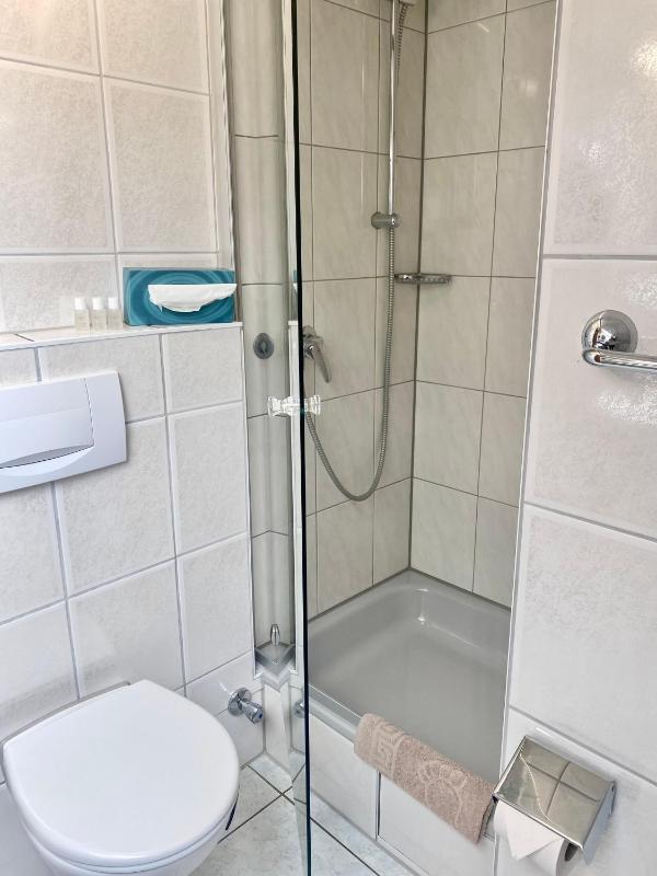 Single Room image 4
