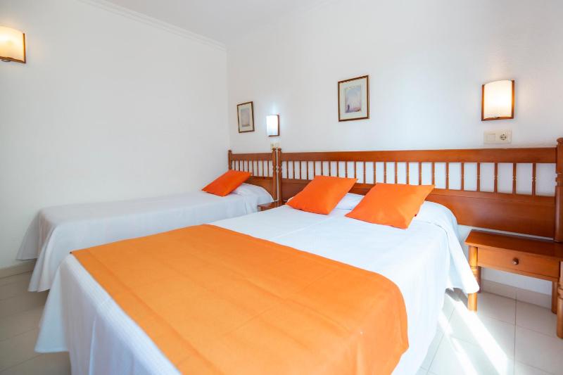 Triple Room image 1