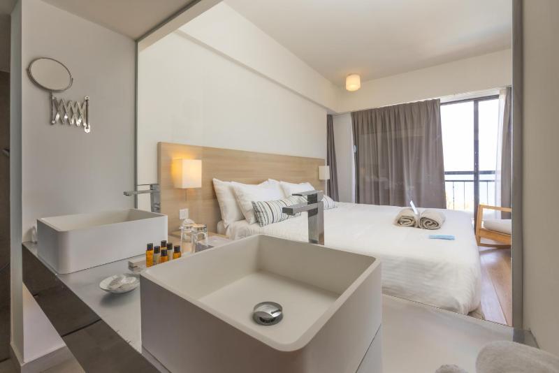 Executive Suite with Sea View image 4